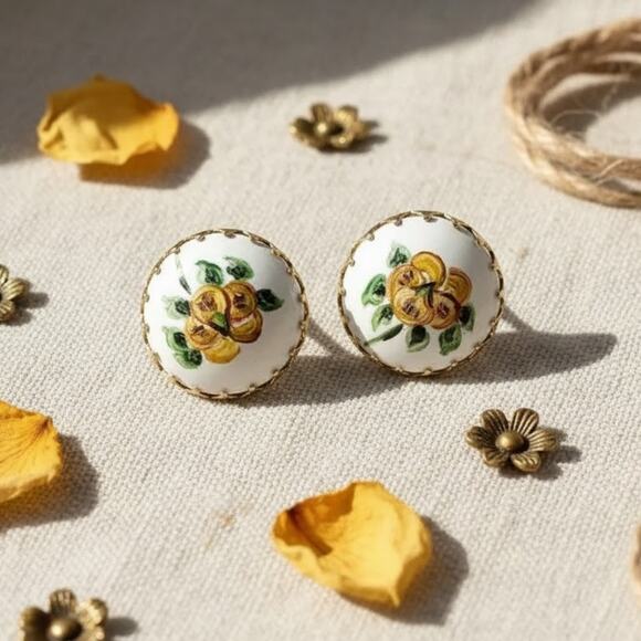 Vintage Hand Painted Floral Porcelain Clip-On Earrings White Yellow Green - Picture 1 of 9